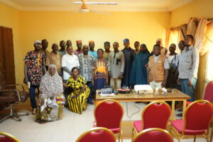 DSC01449 - Tous pour l'homme, chacun pour le faible